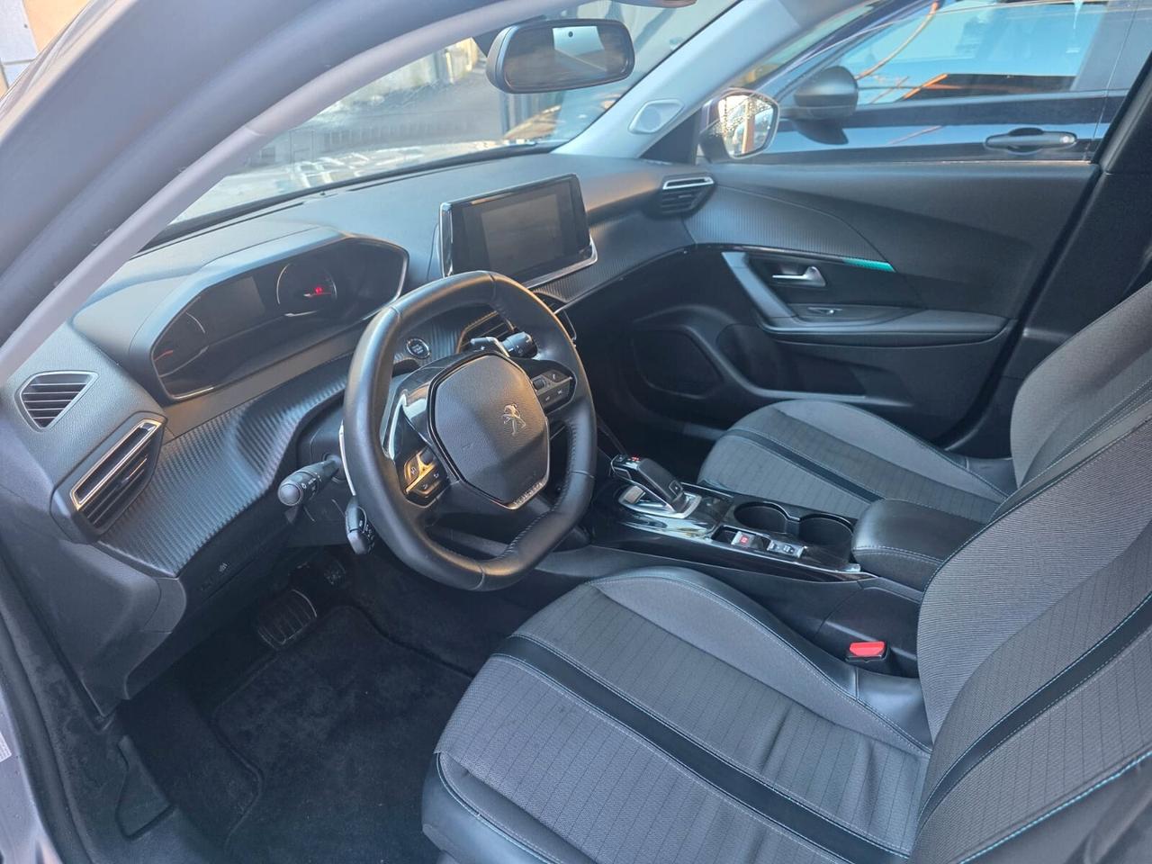 Peugeot 2008 BlueHDi 130 S&S EAT8 Allure Pack