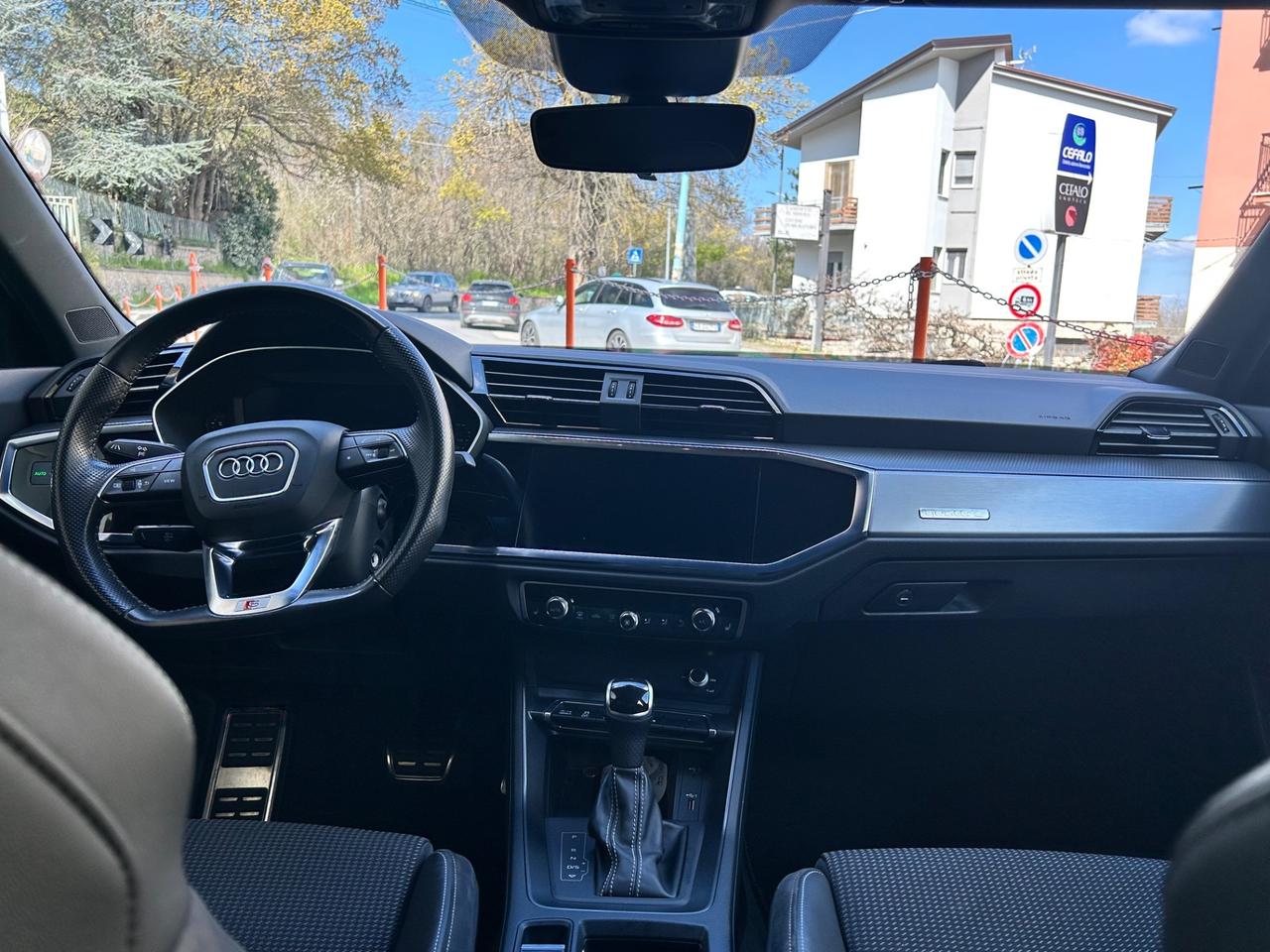 Audi Q3 40 TFSI quattro S tronic S line edition