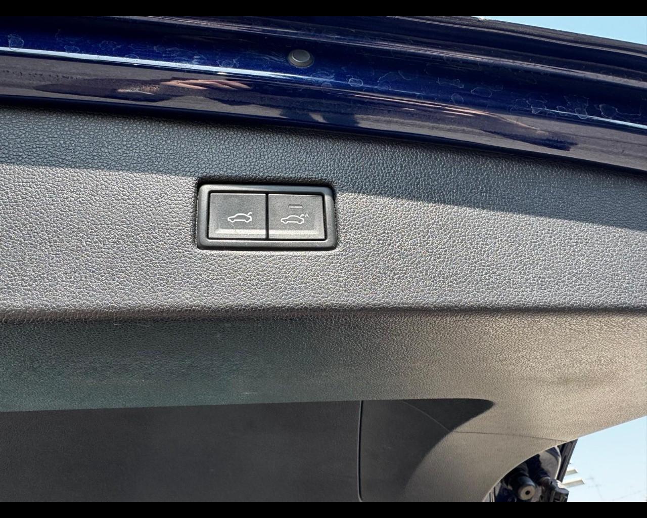 VOLKSWAGEN TIGUAN 2.0TDI DSG 4MOTION R-LINE