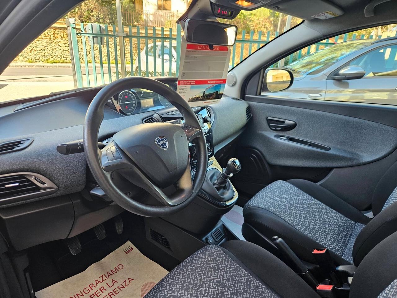 Lancia Ypsilon 1.0 FireFly 5 porte S&S Hybrid Gold