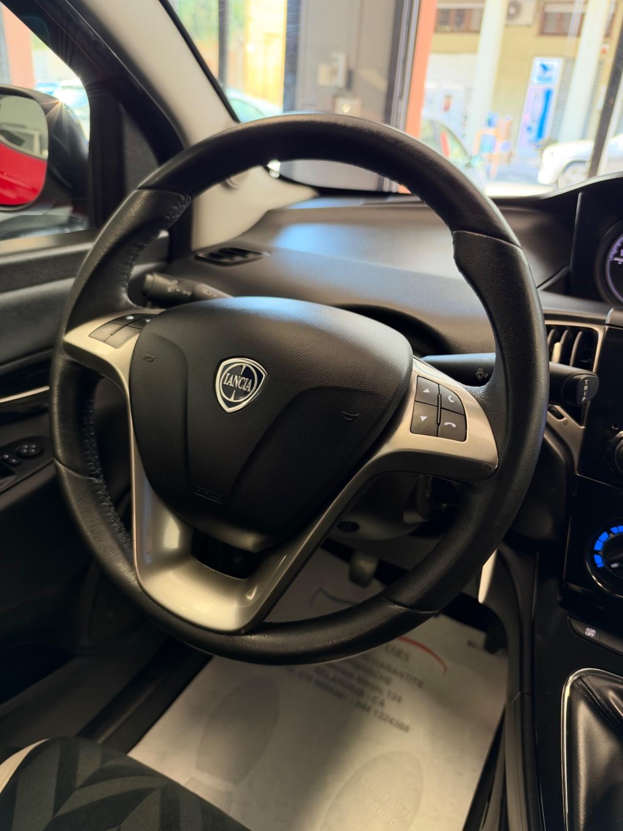 Lancia Ypsilon 1.3 MJT 95 CV Lounge