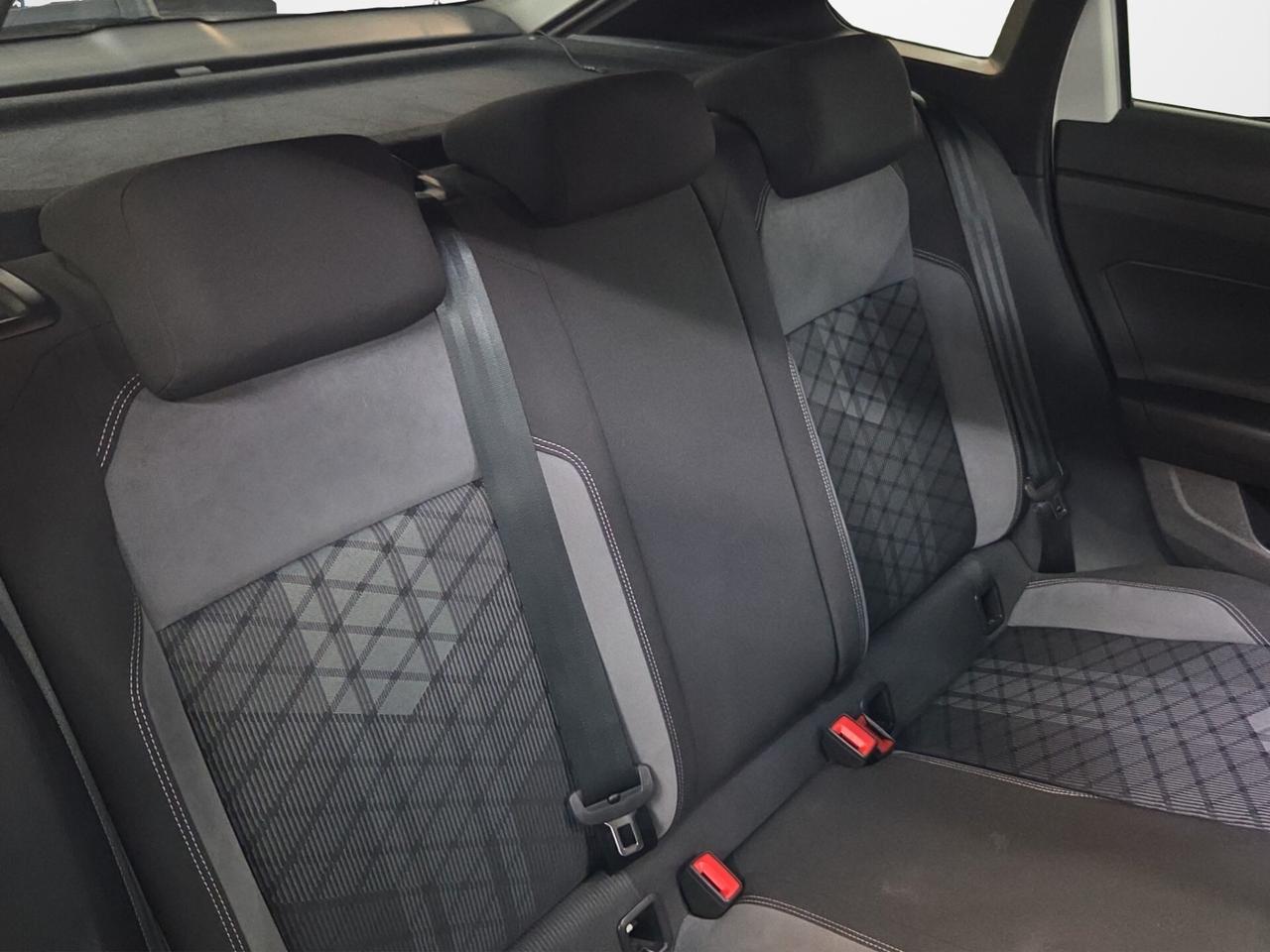 Volkswagen Taigo 1.0 TSI 110 CV R-Line TETTO APRIBILE