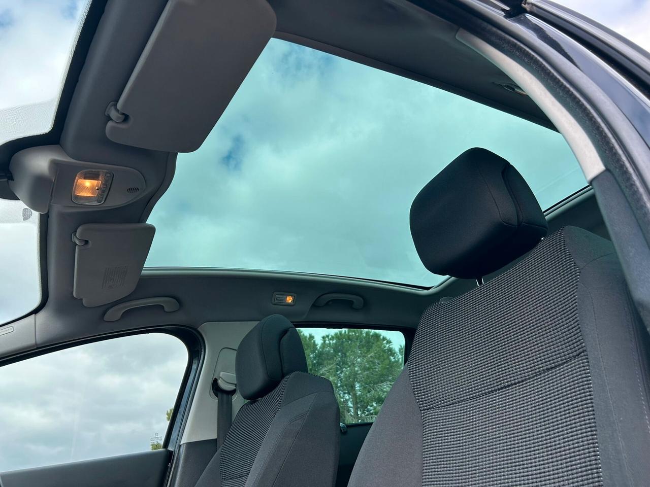 Peugeot 5008 1.6 HDi 115CV Allure