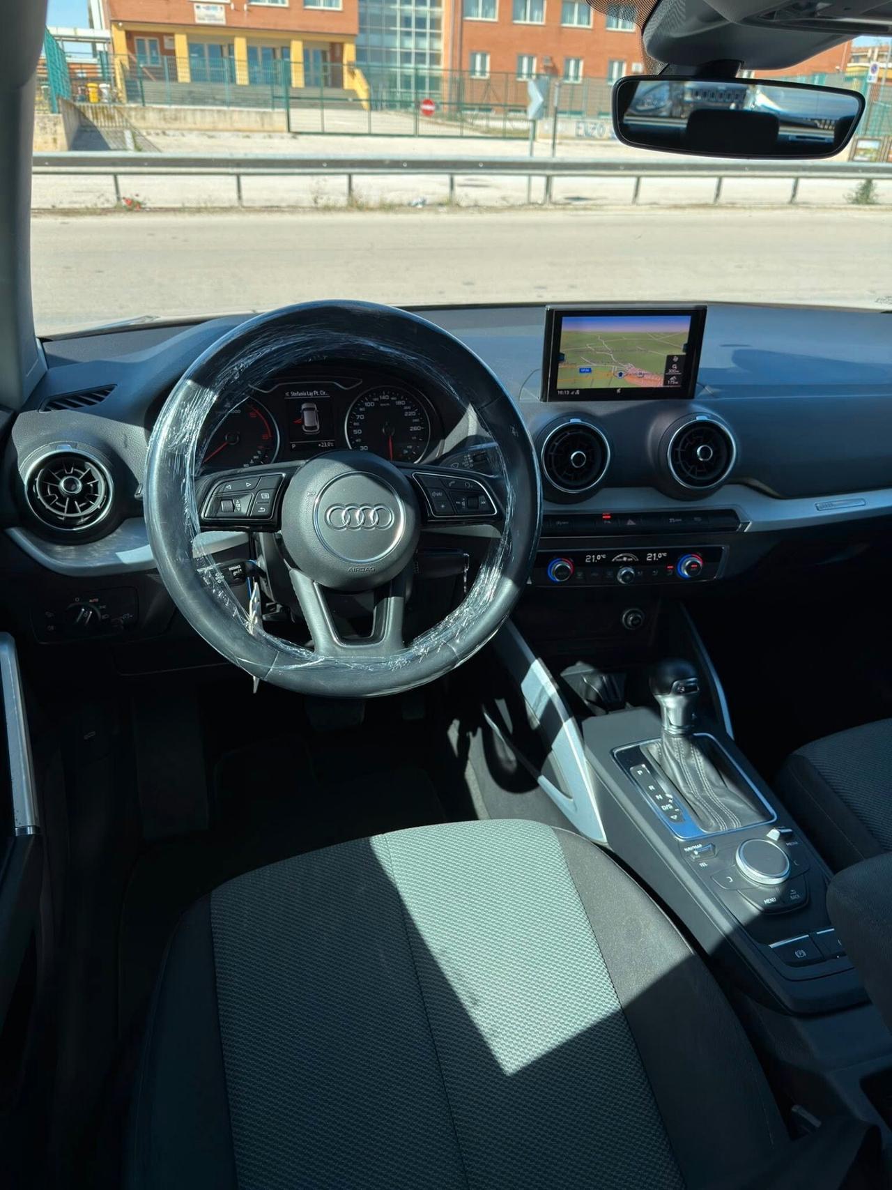 Audi Q2 30 TDI S tronic Identity Black