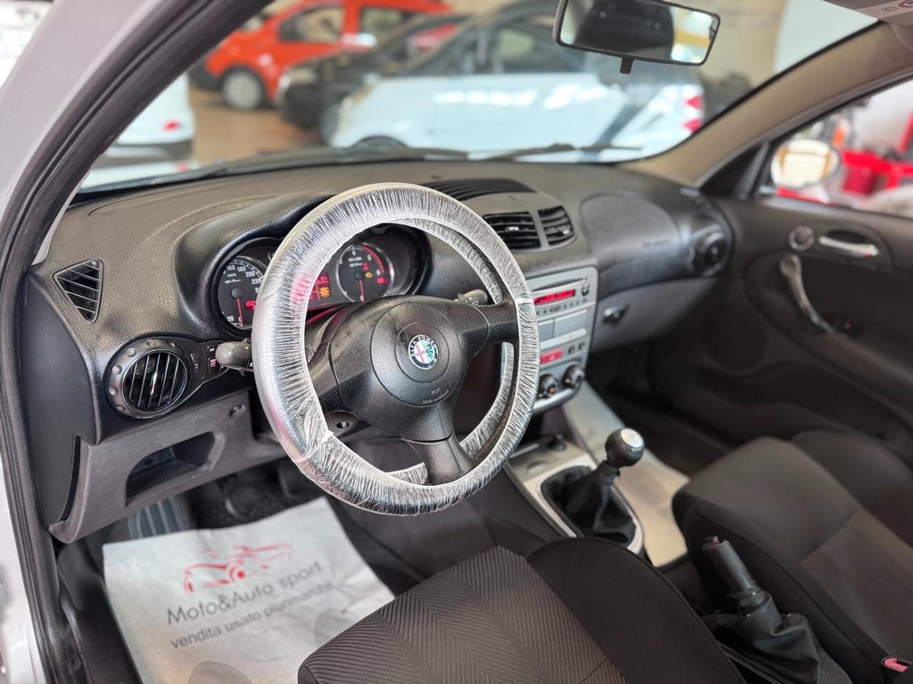 Alfa Romeo 147 1.9 JTD (120) 5 porte Distinctive