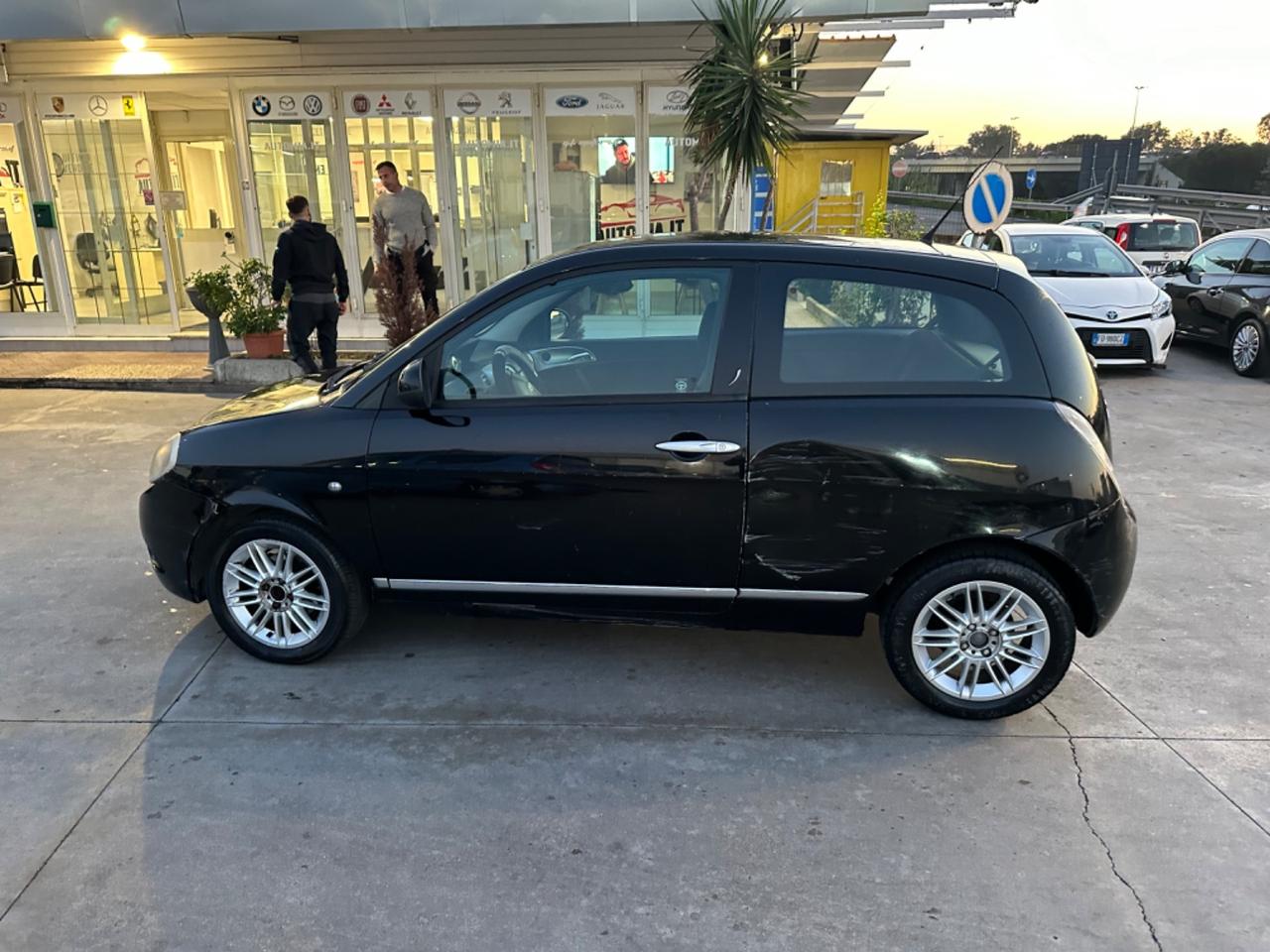 Lancia Ypsilon 1.2 69 CV Unyca neopatente