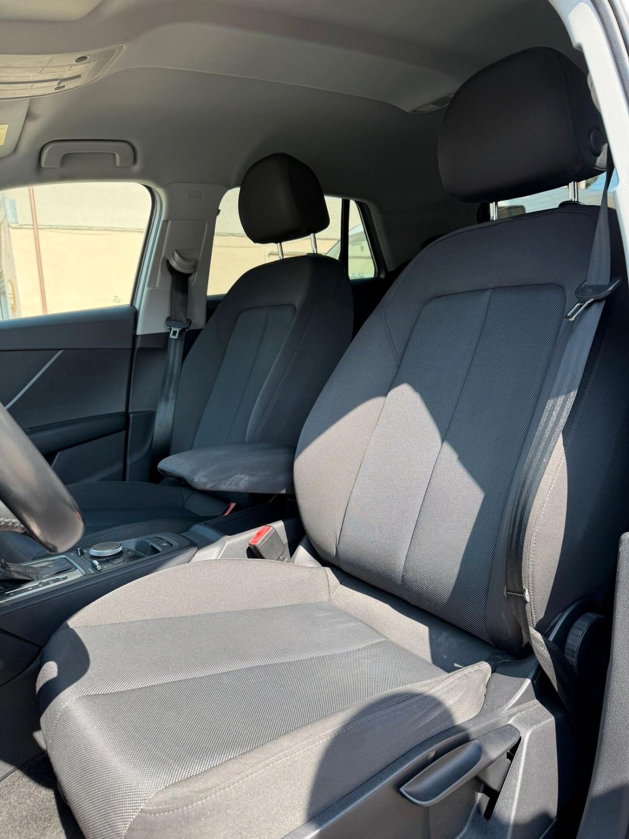 Audi Q2 30 TDI S tronic Identity Black