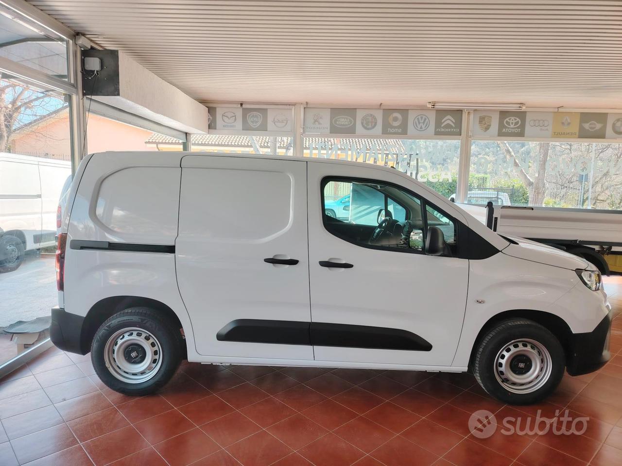 Fiat Doblo Van 15 diesel 100cv easy pro km0