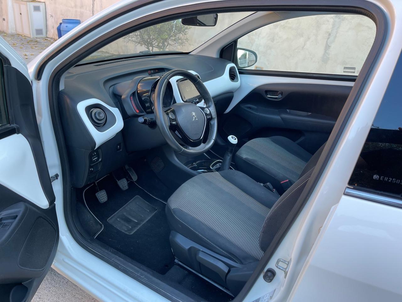 Peugeot 108 PureTech 82 5 porte Allure