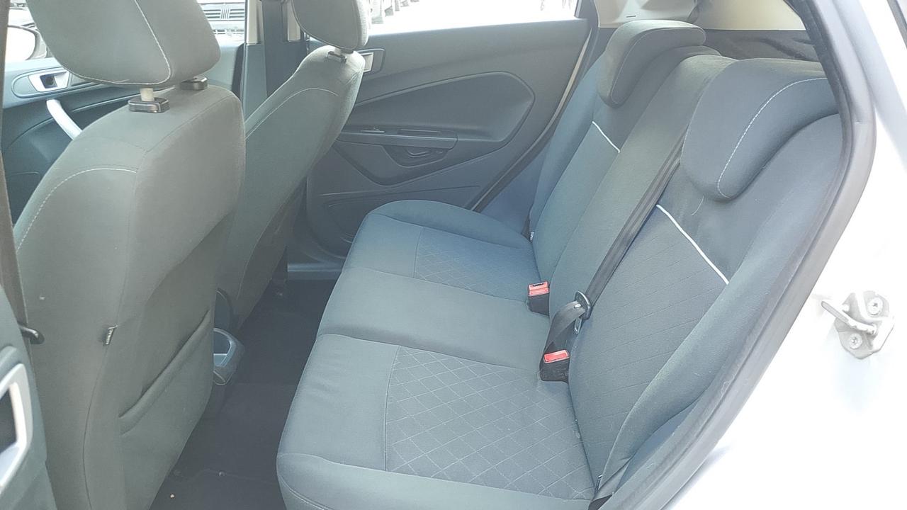 Ford Fiesta 1.4 16V 5p. Bz.- GPL Titanium Bs. 2012