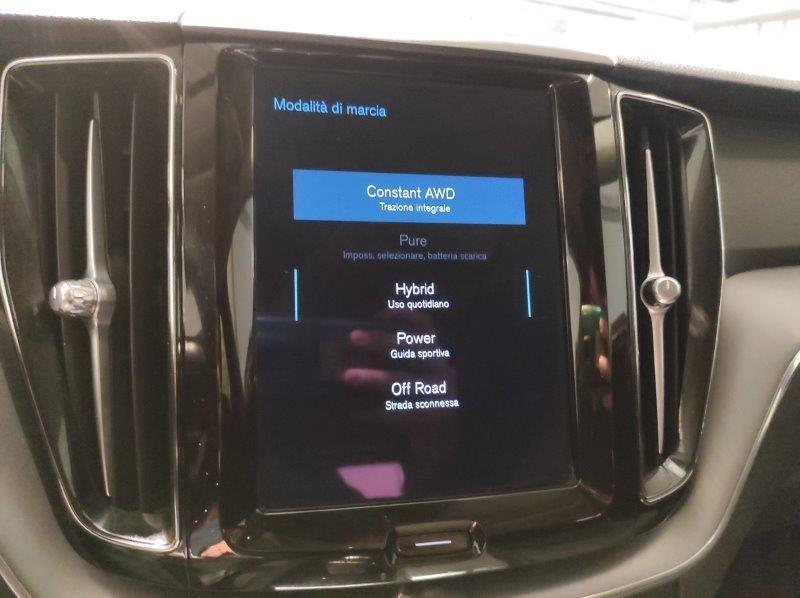 VOLVO XC60 (2017-->) - XC60 T6 Recharge Plug-in Hybrid AWD Inscription Expression