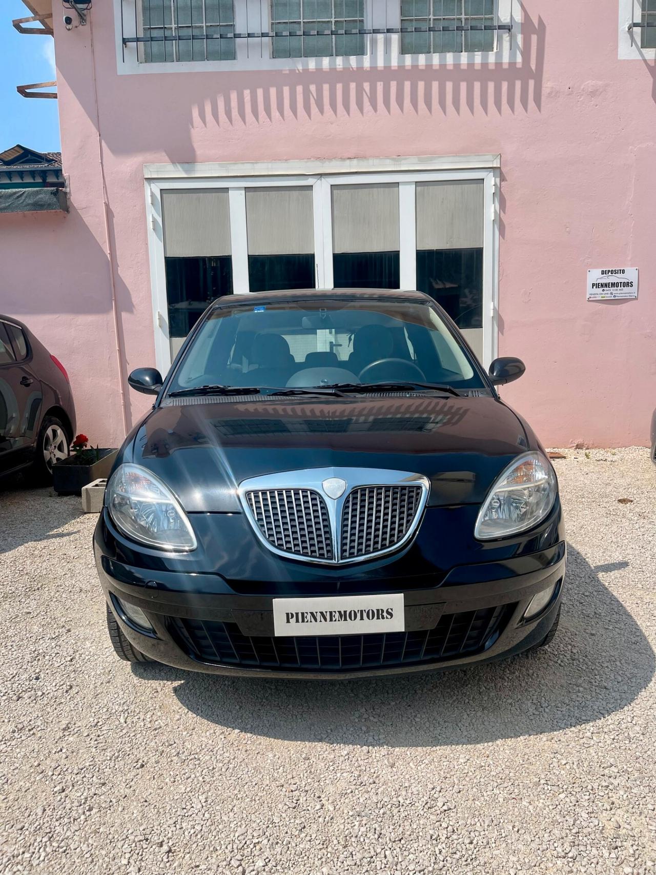 Lancia Ypsilon 1.2 NEOPATENTATI GARANZIA TAGLIANDATA