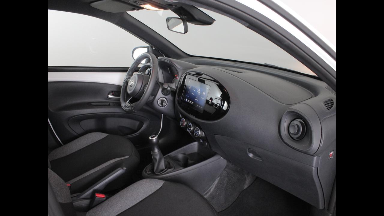 TOYOTA Aygo X - Aygo X 1.0 Active 72cv
