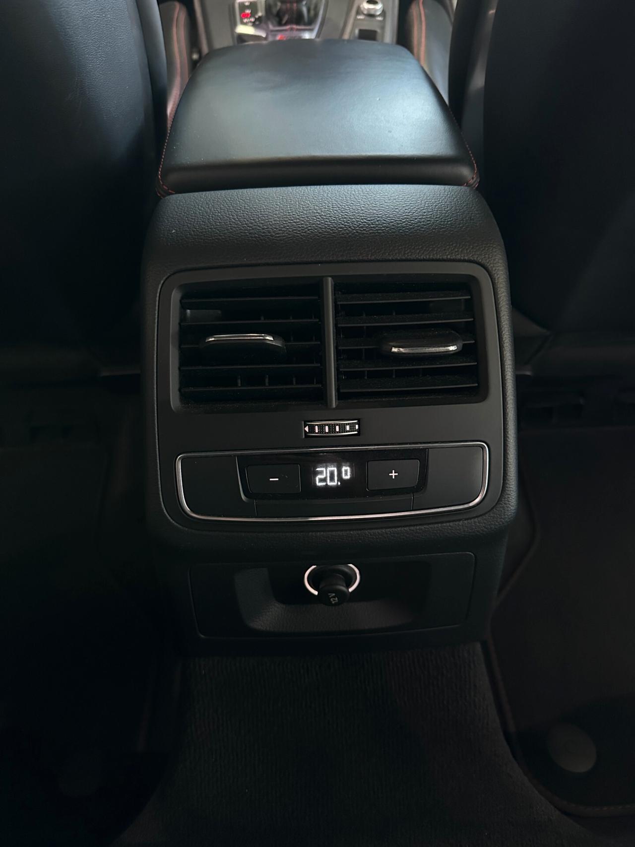Audi RS4 2.9cc 450cv SediliMassaggianti Matrix B&O Radar TagliandiAudi WRAPPING