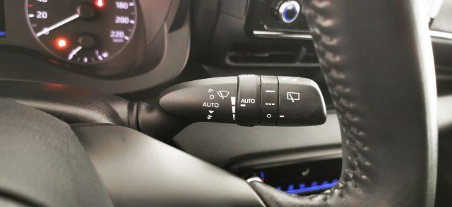 TOYOTA Yaris 1.5 Hybrid 5 porte Business