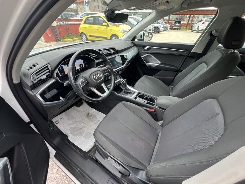 Audi Q3 35 TDI S tronic Business