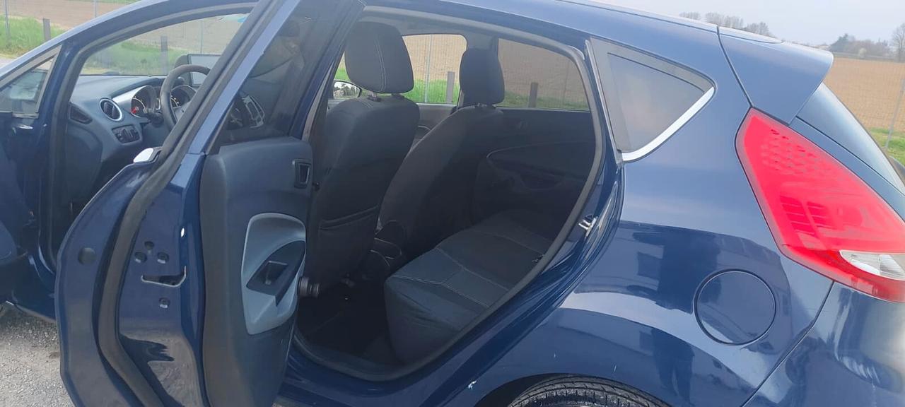 Ford Fiesta 1.4 5 porte Bz.- GPL Titanium