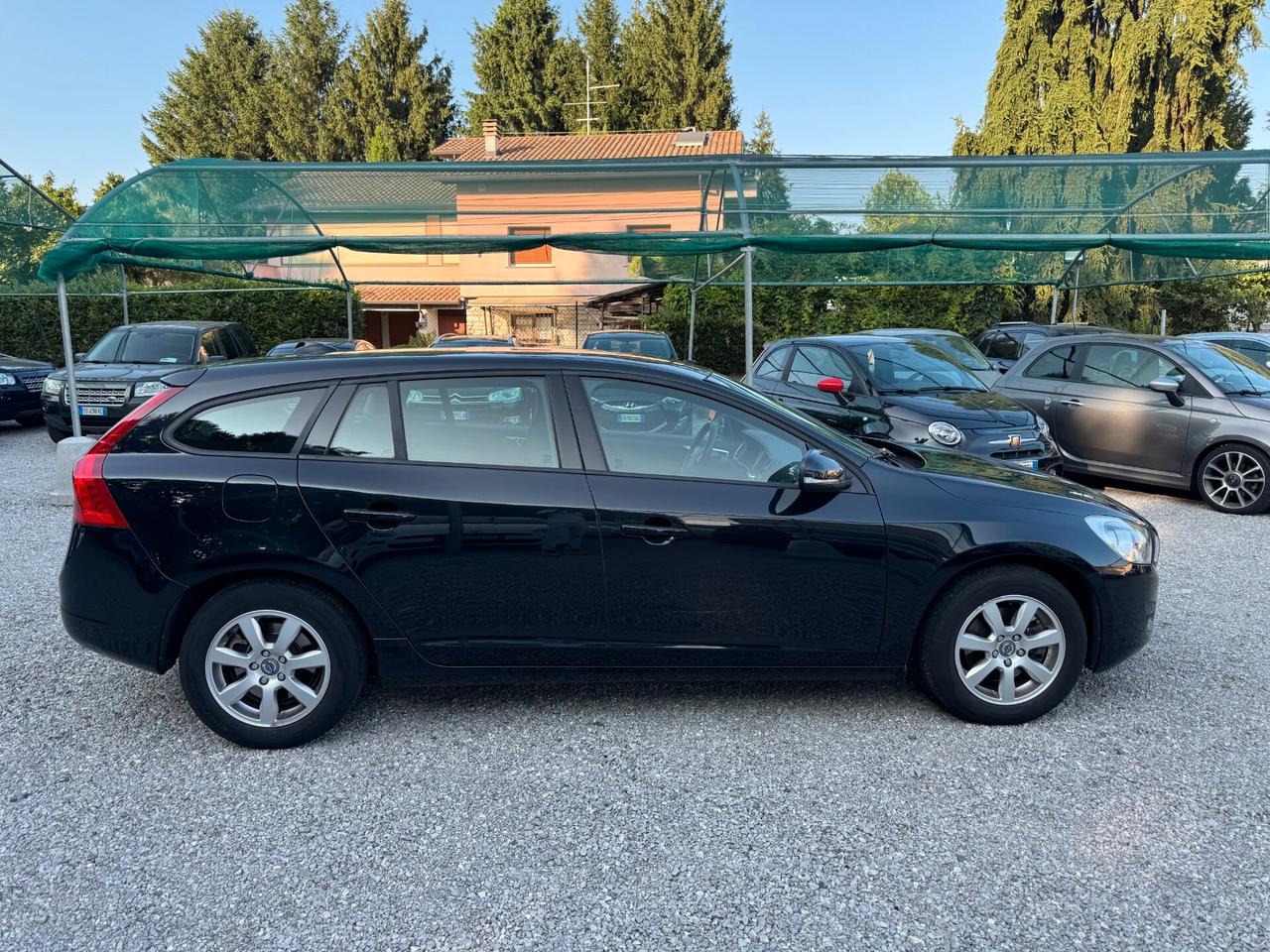 Volvo V60 T3 Powershift Momentum