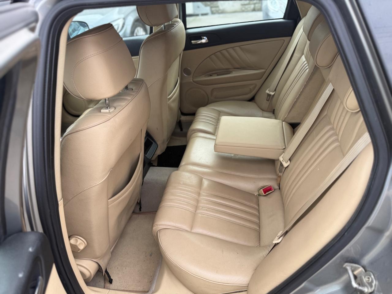 Alfa Romeo 159 1.9 JTDm 16V Sportwagon Distinctive