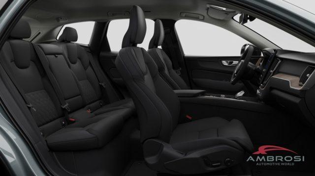 VOLVO XC60 B5 AWD Mild hybrid Benzina Plus Dark