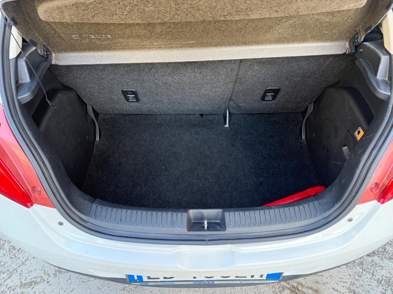 Mazda 2 1.3 Benzina 75CV 5p. 2010 Neopatentati