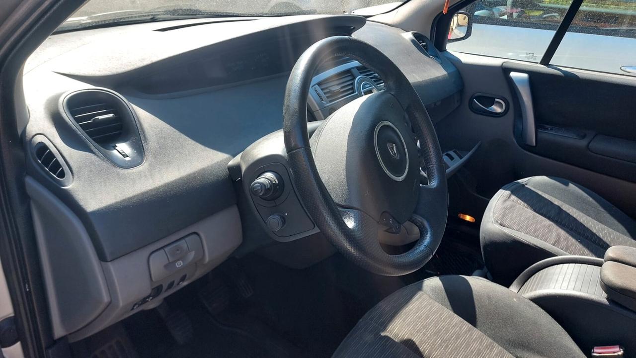 Renault Scenic Scénic 1.5 dCi/105CV Dynamique