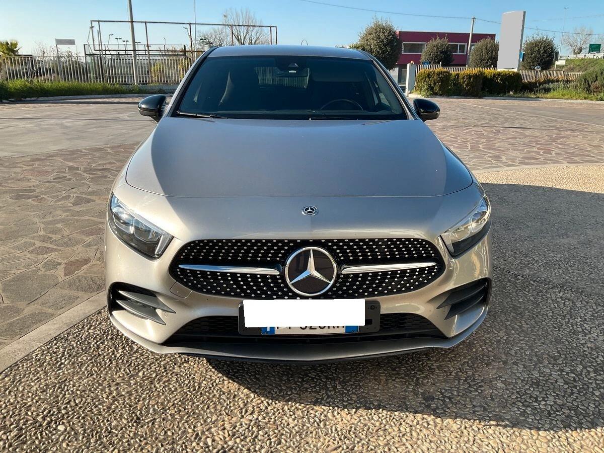 Mercedes A180d Premium AMG LUCI-2019