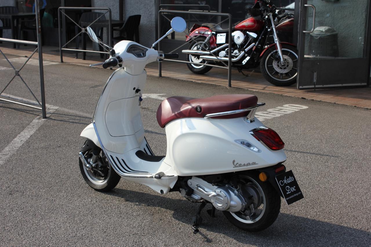 Piaggio Vespa 50 Primavera 4T POCHISSIMI KM!!