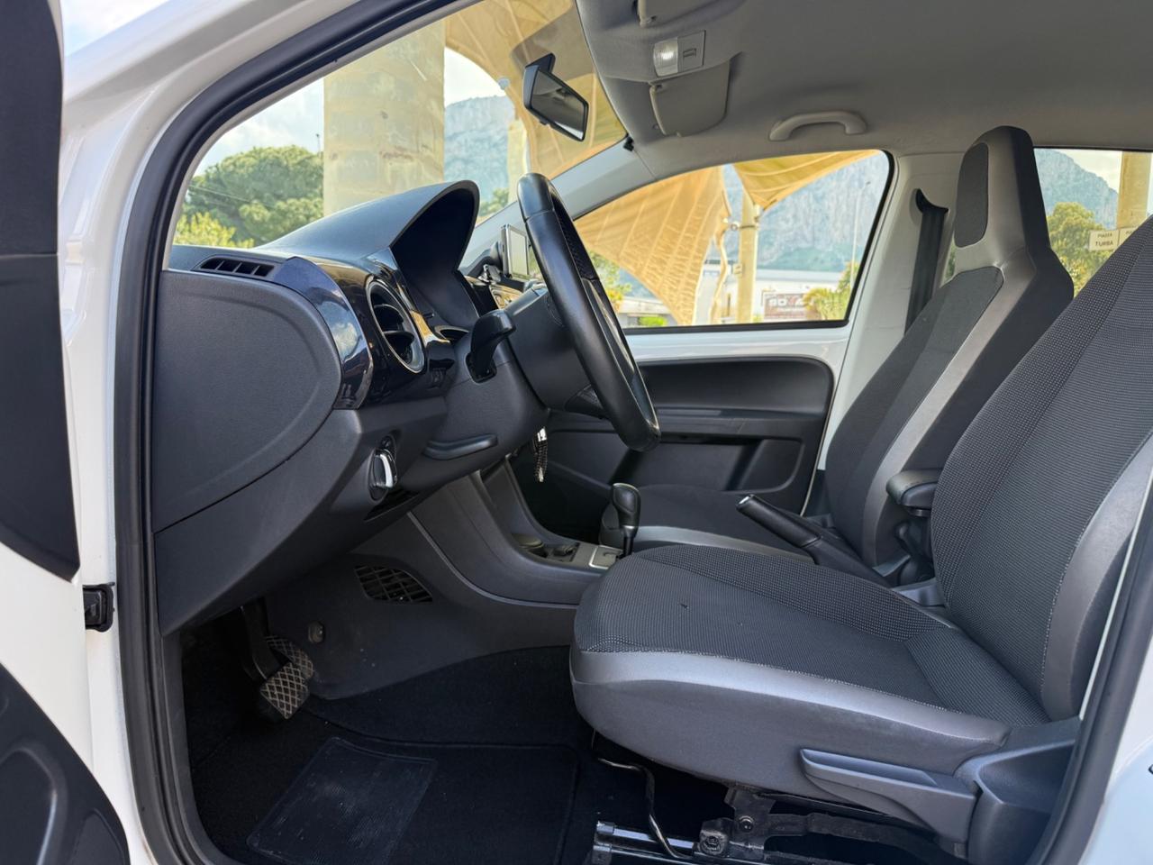 Volkswagen up! AUTOMATICA