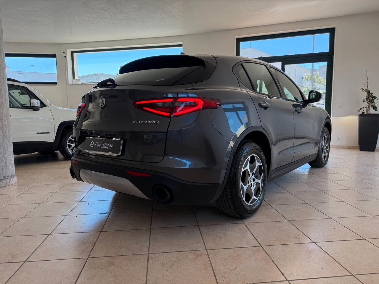 Stelvio 2.2 Turbodiesel 190 CV AT8 Q4 Business