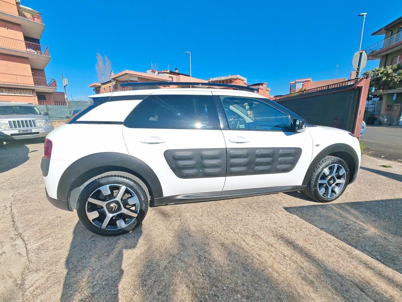 Citroen C4 Cactus PureTech 82 Shine