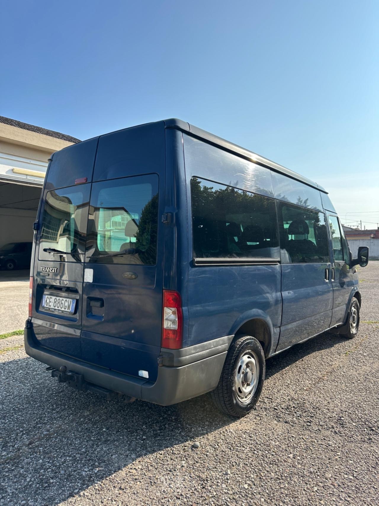 Ford Transit 9 posti