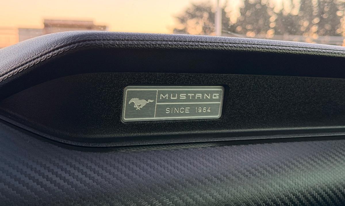 FORD - Mustang - V6 Coupé