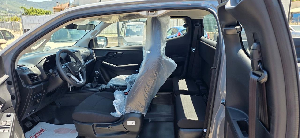 Isuzu D-Max 2,2 SPACE CAB B-STRONG
