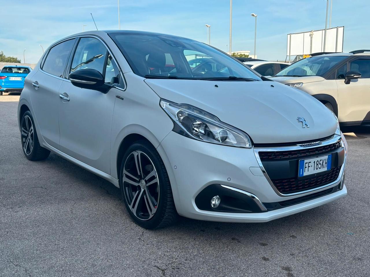 Peugeot 208 BlueHDi 100 5p. GT Line ICE White 150 ESEMPLARI