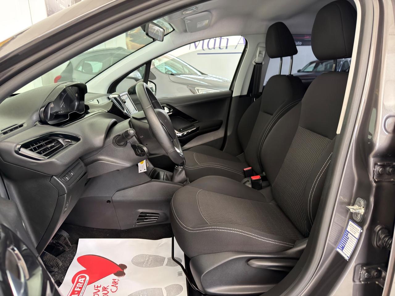 Peugeot 208 PureTech 82 5 porte Allure