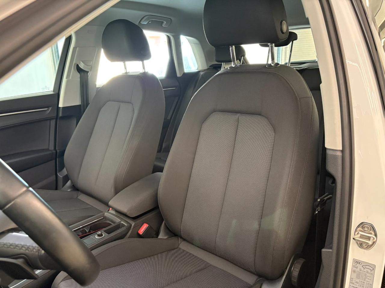 Audi Q3 35 1.5 tfsi mhev s-tronic
