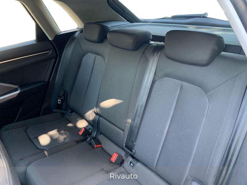 Audi Q3 35 2.0 tdi Business quattro s-tronic