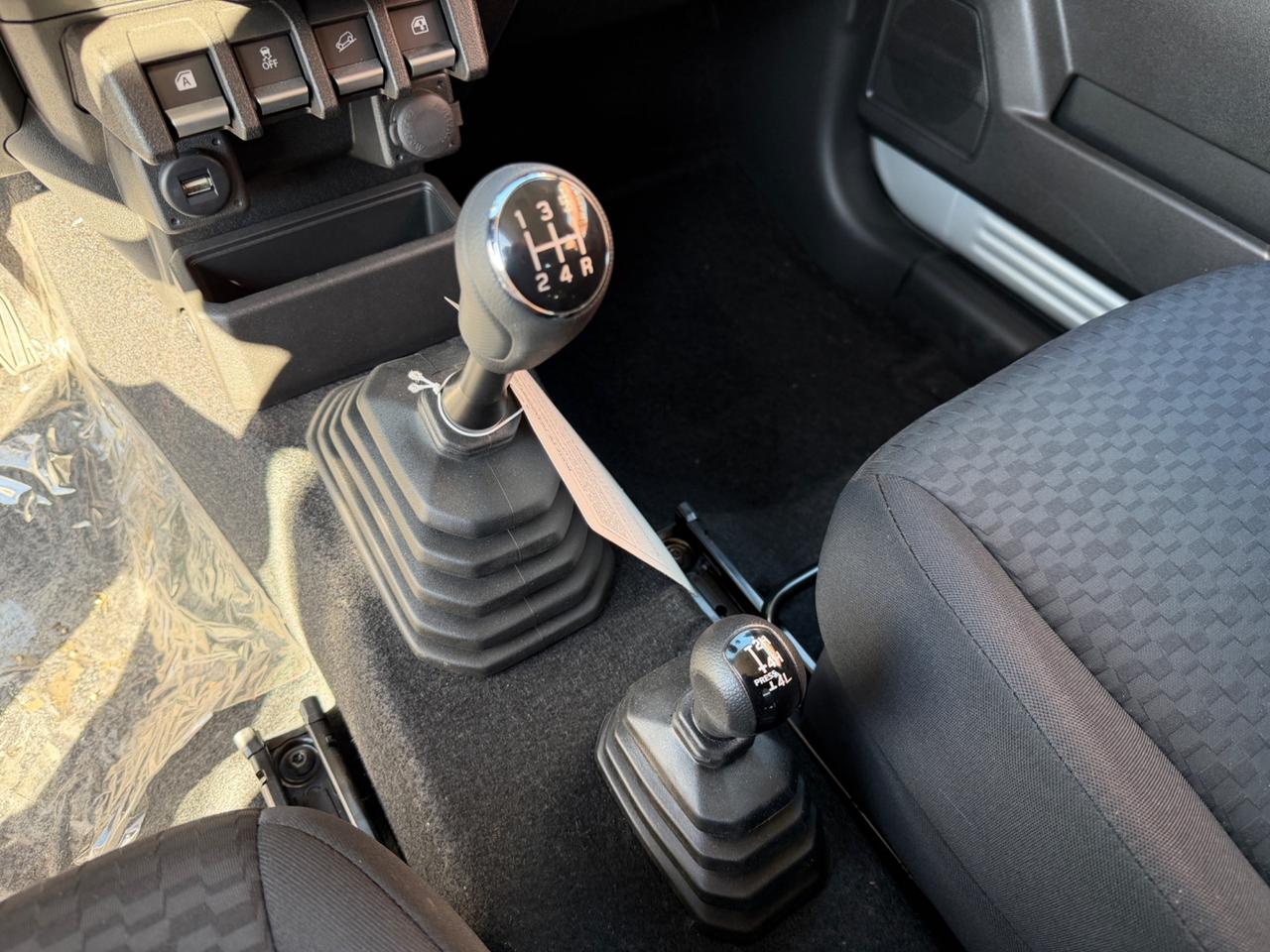 Suzuki Jimny 4x4 - 5 PORTE - 4 POSTI VETTURA !!!