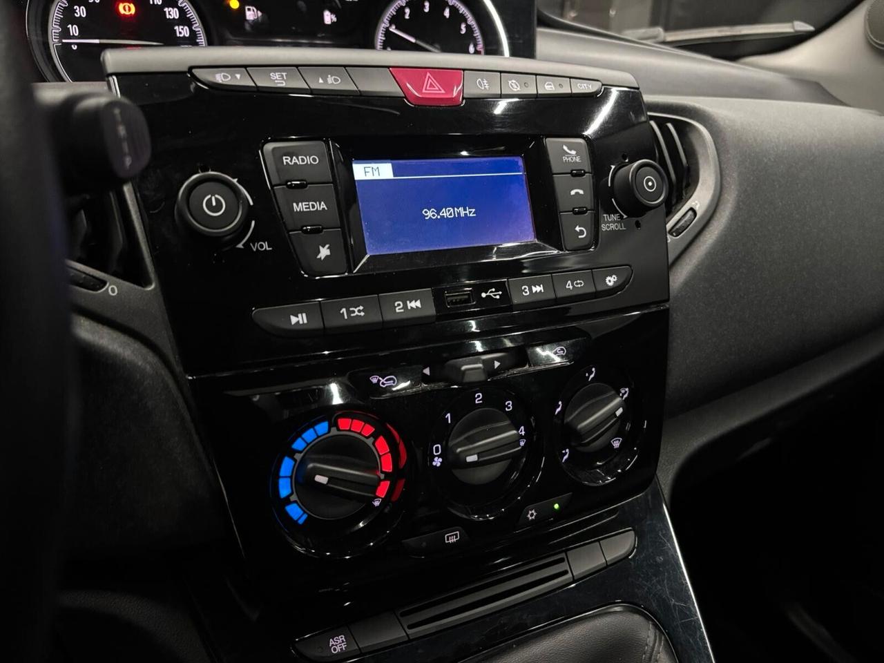 Lancia Ypsilon 1.0 FireFly 5 porte S&S Hybrid Ecochic Gold