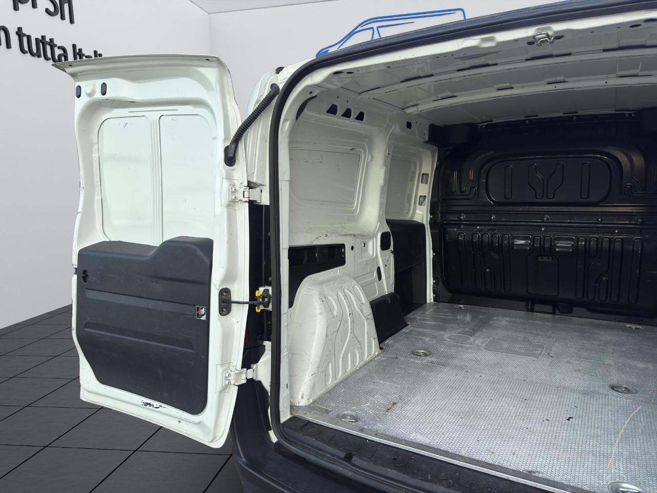 Fiat Doblo MAXI N1 1.4 N.P(PL-TN-L2H1)3 POSTI-BENZINA METANO-SENSORI-SCADENZA BOBOLE 2028-