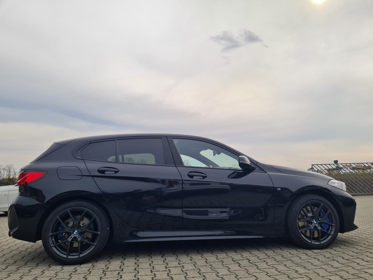 Bmw 118 118d 5p. Msport