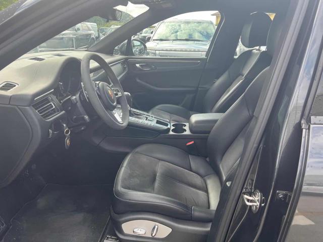 PORSCHE Macan 2.0
