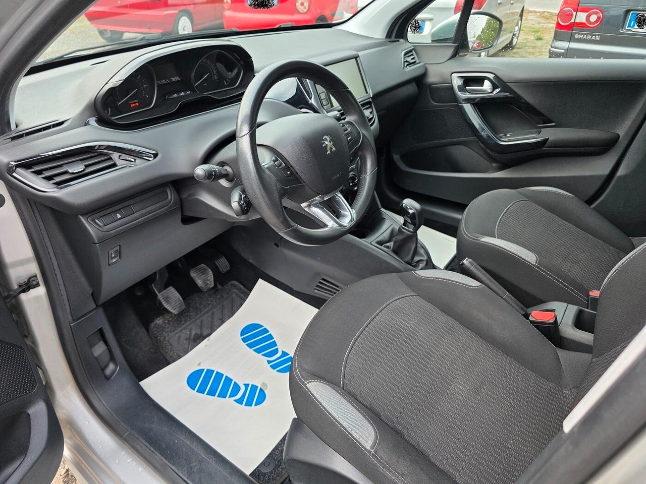 Peugeot 208 1.2 5 porte
