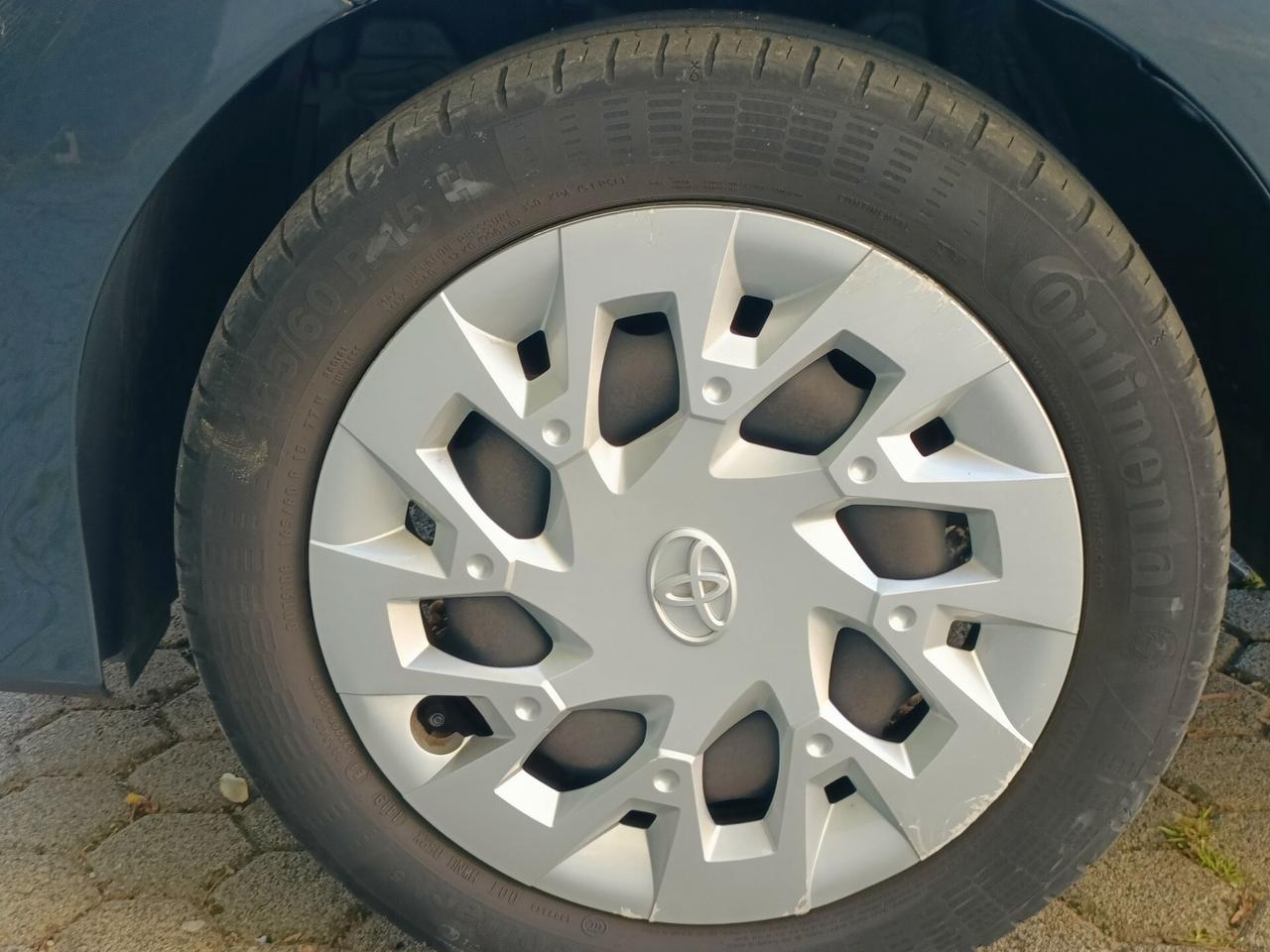 Toyota Aygo Connect 1.0 VVT-i 72 CV 5 porte x-play