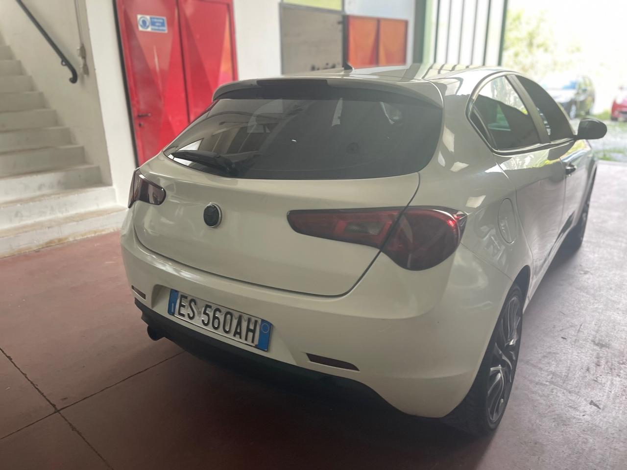 Alfa Romeo Giulietta 1.6 JTDm-2 105 CV Exclusive