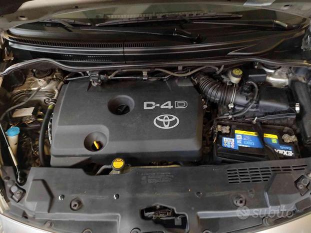TOYOTA Corolla Verso 2.2 16V D-4D DPF Luna 7pti