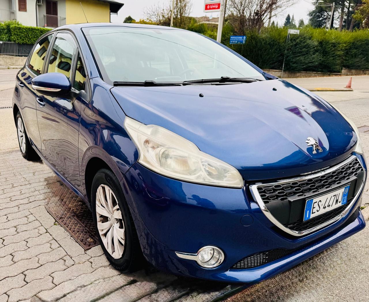 Peugeot 208 1.2 5porte Allure Ok Neopatentati