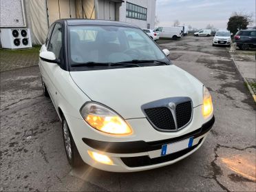 Lancia Ypsilon 1.2 Momo Design