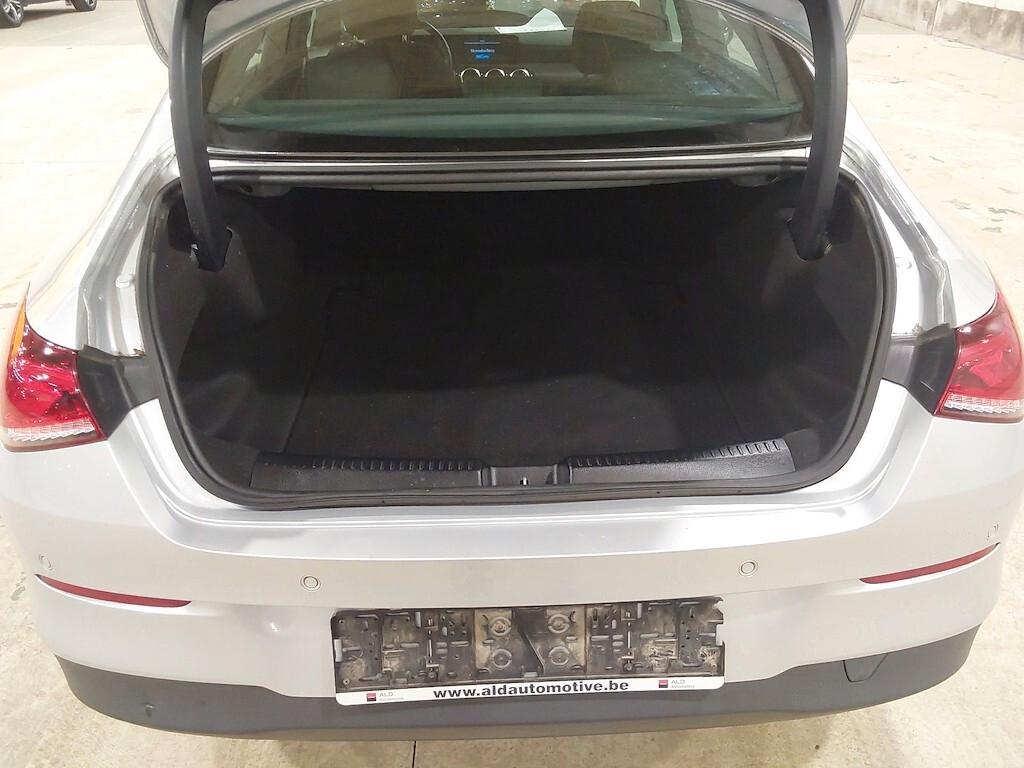 MERCEDES-BENZ CLA 180D 116CV 6M. BUSINESS SOLUTION ( FARI LED - NAVI PREMIUM - CRUISE - PARK ASSIST )